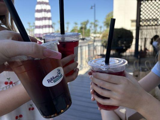 Strawberry kiwi and juicy peach tea