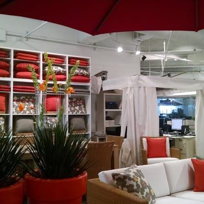 Jardin DeVille showroom in Estero, Florida