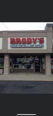 Brody's, 6702 Orchard Lake Road, West Bloomfield, MI 48322