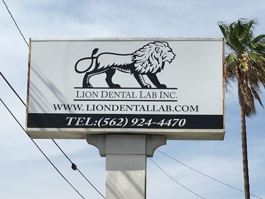 Lion Dental Lab