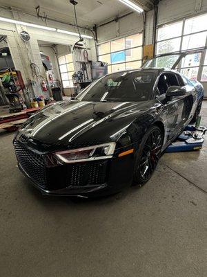 '17 Audi R8 Plus - oil and filter, DSG service, spark plug replacement and valve cover gasket replacement