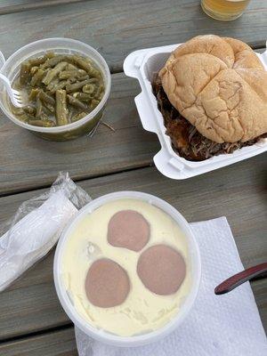 Pulled Pork Sandwich, Green Beans, BANANA PUDDING (clearly my fave)