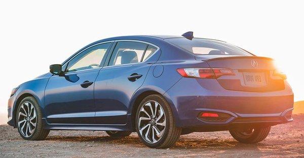 Bold lines and spirited moves help the ILX pack plenty of personality into a sports sedan.