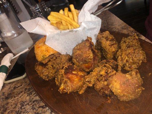 Chicharron de Pollo y Papas Fritas