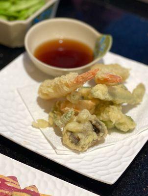 Tempura appetizer (shrimp and mixed vegetables)