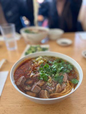 Spicy pickled cabbage beef noodle soup - @rayz