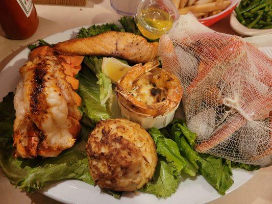 Net Buster Dinner (fish, crab cake, crap imperial, shrimp, lobster tail, snow crab legs, clams)