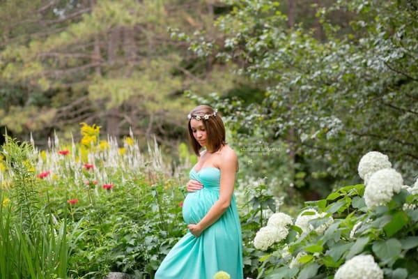 Maternity photographer in Grand Rapids, MI