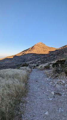 Aztec Cave Trail | Instagram: @telephonesmoothie