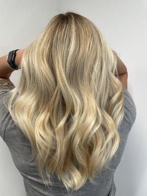 Blonde lived- in balayage