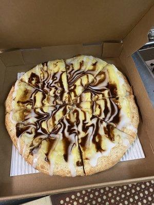 Bavarian cream dessert pizza