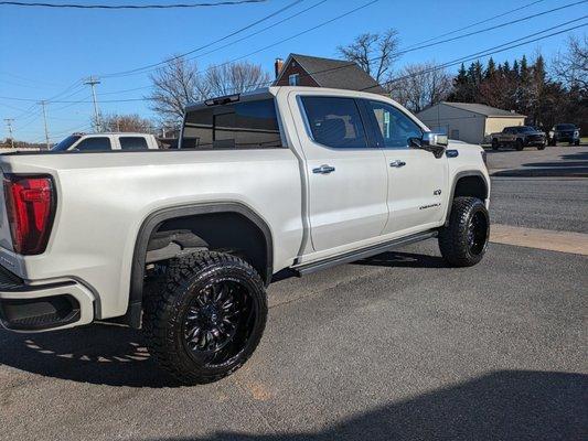 2023 Denali Ultimate