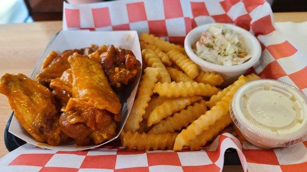 Wing Basket - 5 wings w/ your choice of sauce, awesome fries, and coleslaw