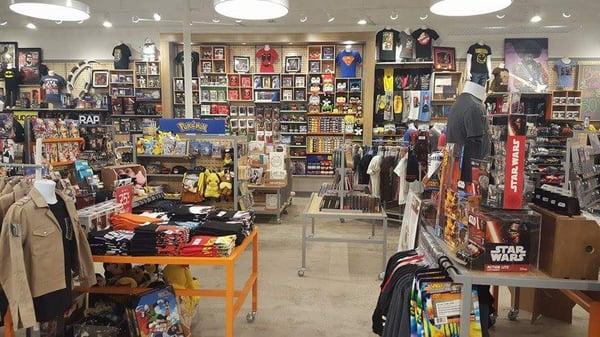 Check out this new FYE concept store, the only new concept store in the state of Texas. I love new merchandising!