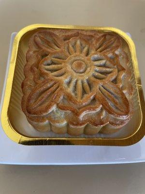 Moon cake with yoke and white lotus paste, limited time offering. This comes in a box of 4 cakes.