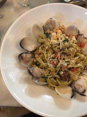 Clam linguini