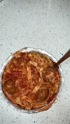 Fettuccine noodles w/ rose sauce & meatballs