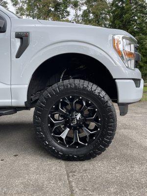 F150 STX 2022 - 6" BDS lift, Fuel Assault wheels 20x9 and Nitto Ridge Grapplers 35x12.5 tires