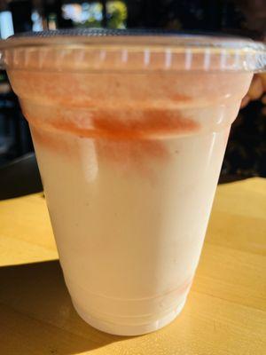 REGULAR MILKSHAKE strawberry