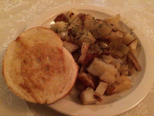 American fries with toasted bread