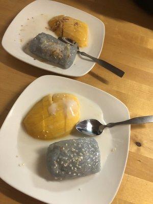 Kao Neuw Puek (Mango with sweet sticky rice) A must have to end every meal.