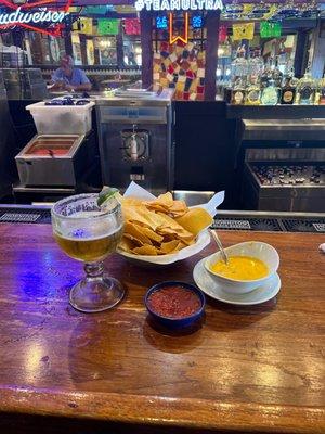 Dos Equis XX, Chips & Salsa Queso