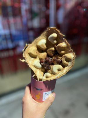 Sesame waffle with red bean