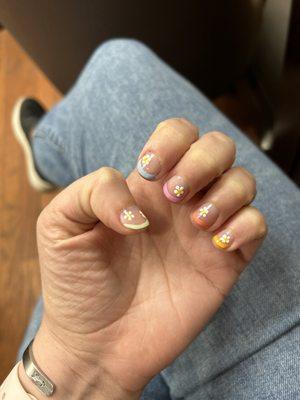 Manicure with flower design