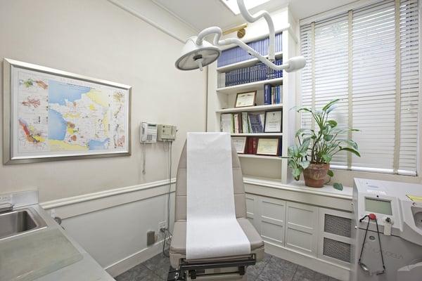 Neal Schultz MD Consultation Room