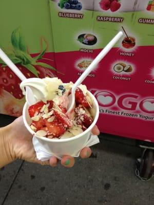 Regular vanilla with strawberry & almonds :)