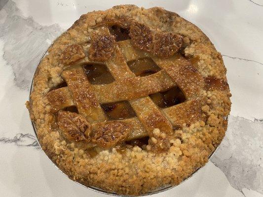 Beautiful peach pie available on Thanksgiving morning without preordering