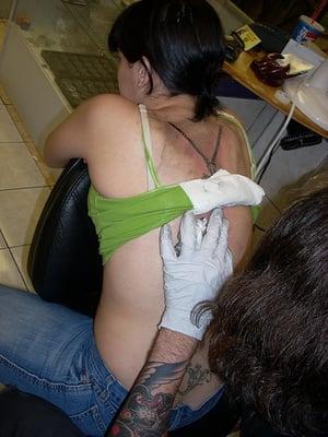 Me, getting my zipper outline done.