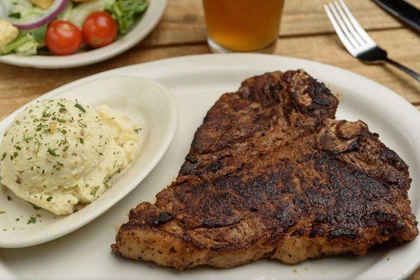 T Bone that looks like a porterhouse.  This is supposed to be 24 oz, much bigger