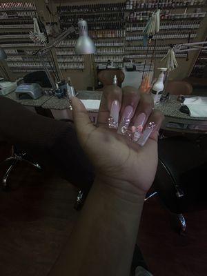 Nail shop