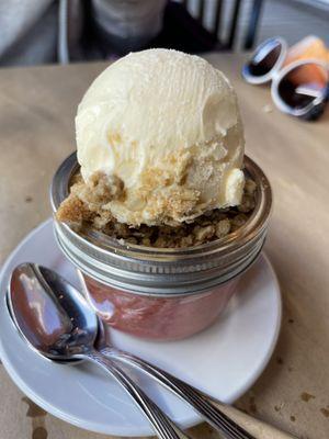 strawberry rhubarb granola crisp