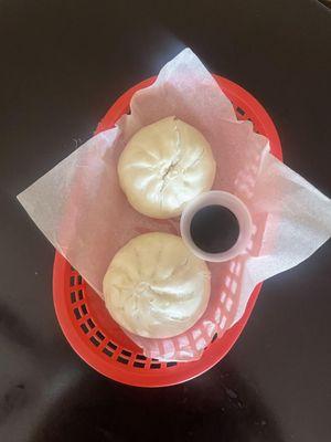 Siopao (pork or chicken in a bun)