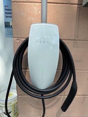 TESLA 60 amp car charger