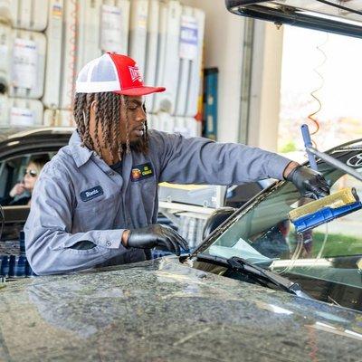 The Stay in Your Car, 10 Minute Oil Change.