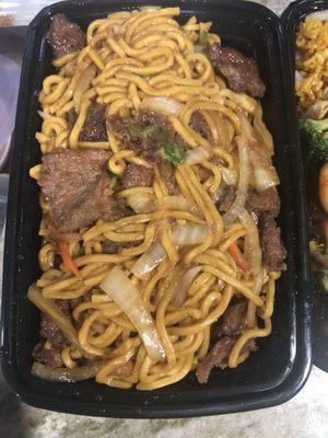 C17. Beef Lo Mein