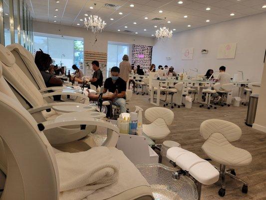 Hatch Nail Bar