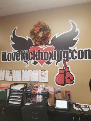 I love kickboxing is an amazing fun energetic atmosphere you'll LOVE to get FIT FOR LIFE with!!