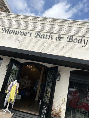 Monroe's bath & body