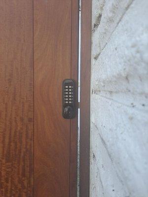 Flush mount passage gate lock