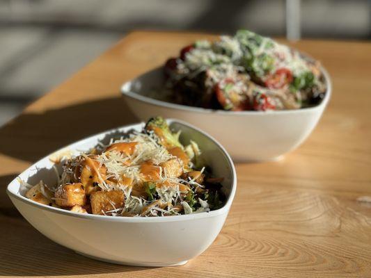 Make your own: Miso tofu with ginger broccoli,  balsamic mushrooms and kale base Plus spicy Thai sauce.