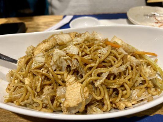 Pan-Fried Lo Mein Noodle With Vegetable and Chicken