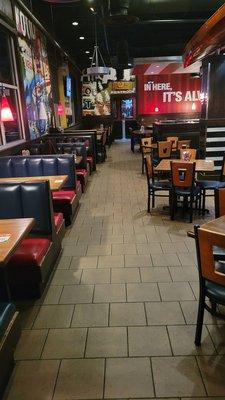 Empty restaurant with a 30 minute wait