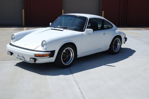 Matte white 911 Porshe