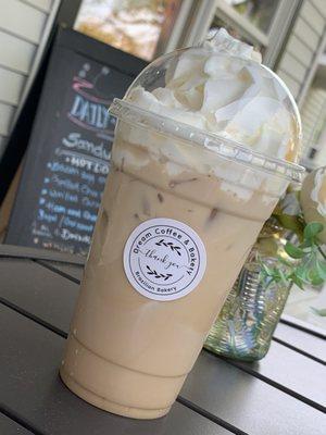 Vanilla iced coffee