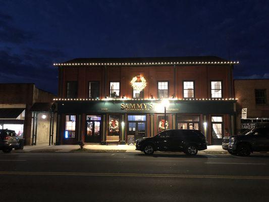 Sammy's did a great job styling the restaurant. The view from the street is awesome!