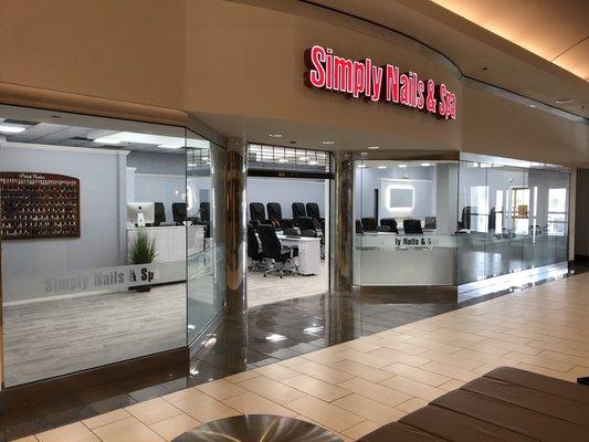 Simply Nails and Spa